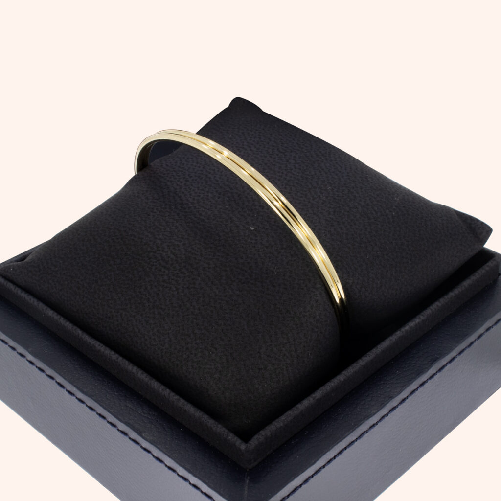 French custom jewelry designer and limited series, custom bracelets